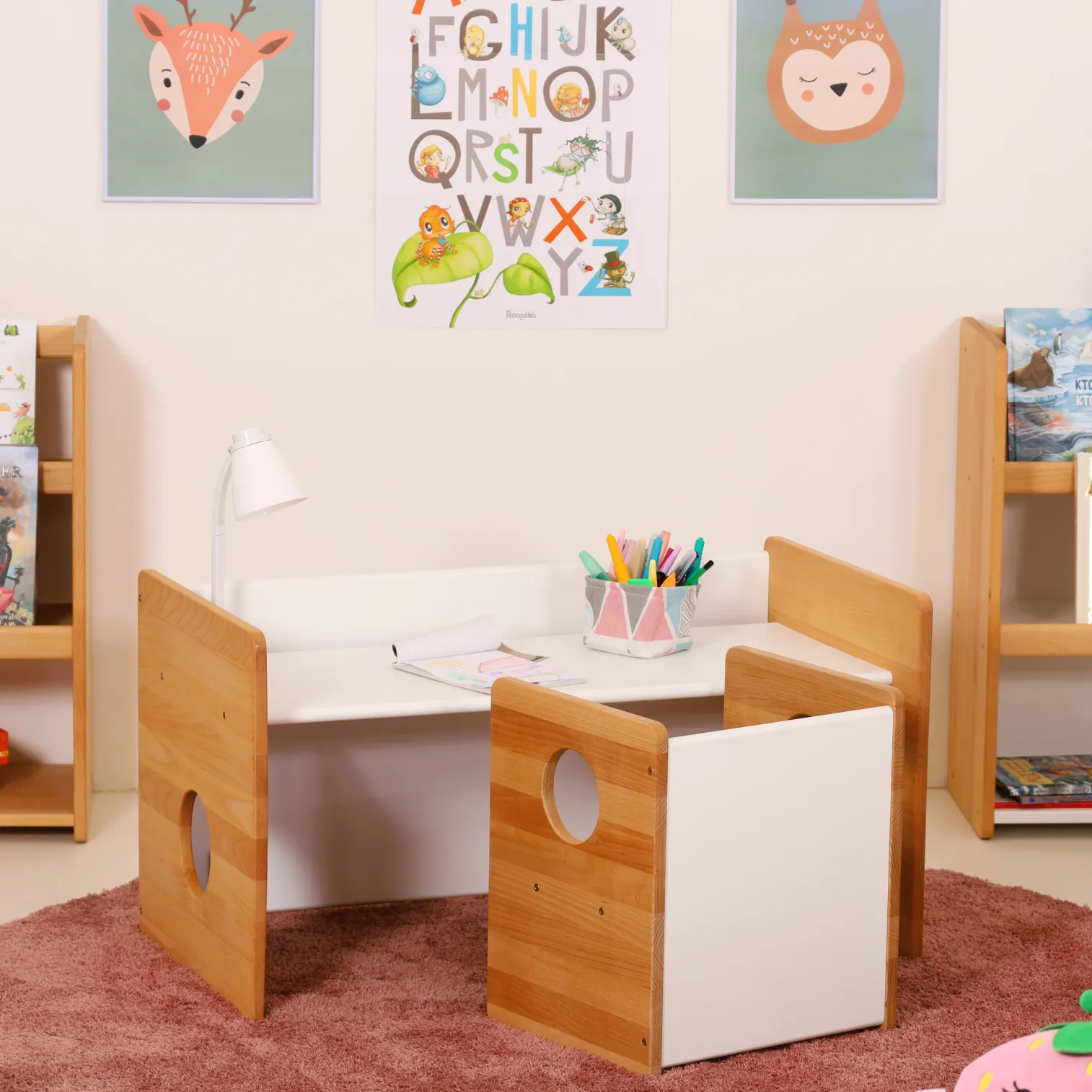 chair cube2 with table cube3