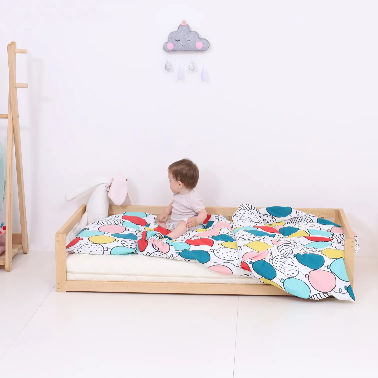 ! OUTLET !FLOORbed with rails and slatted bed base 140cm x 70 cm