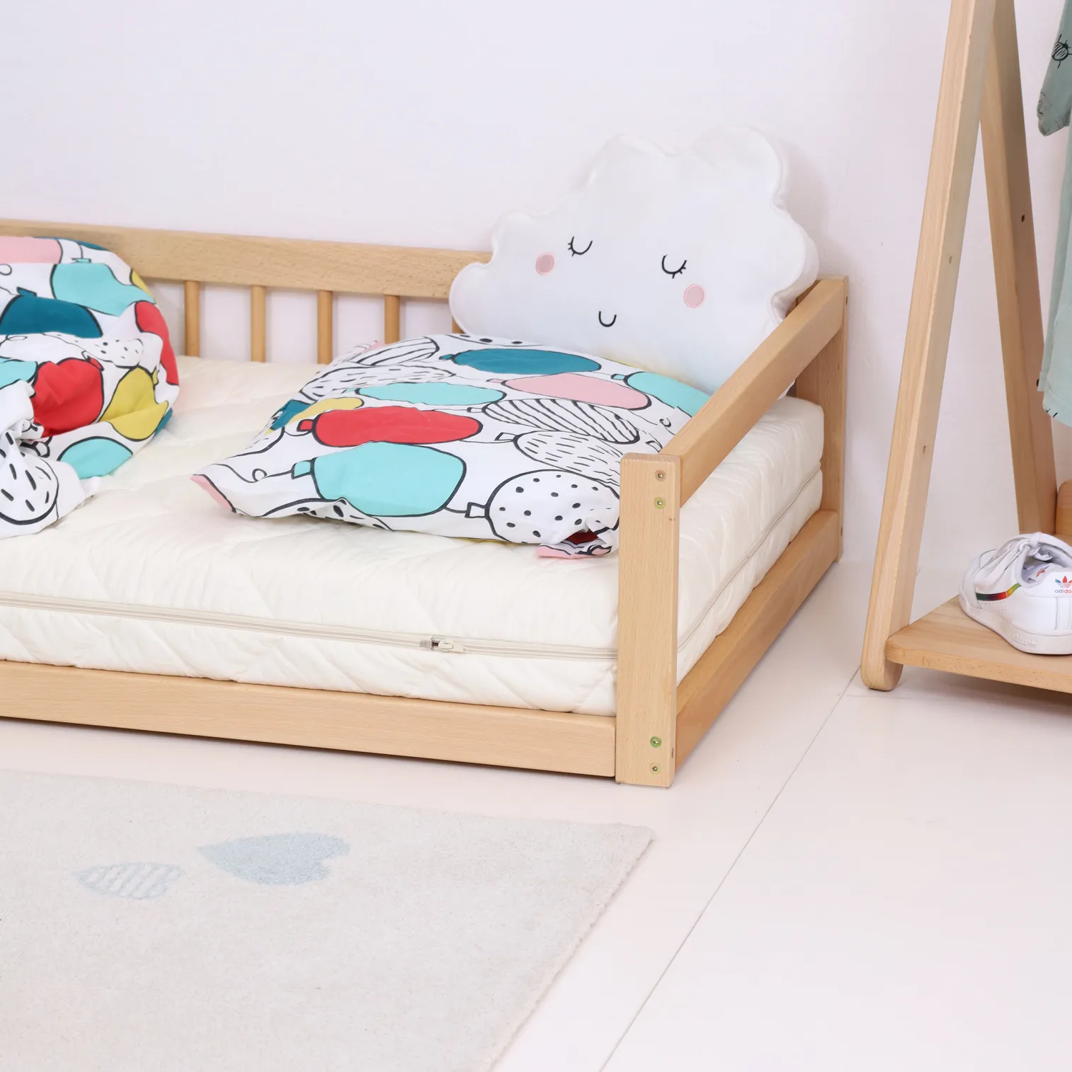 ! OUTLET !FLOORbed with rails and slatted bed base 140cm x 70 cm