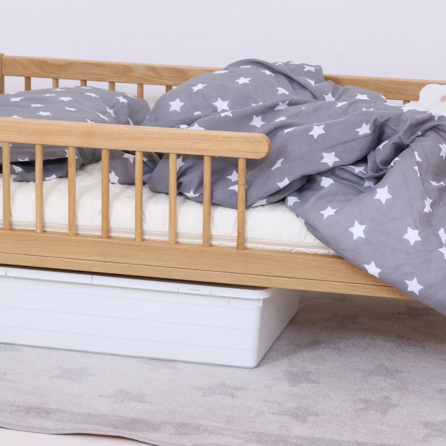 LUXURY OAK COLLECTION ! MONTEbed with rails and slatted bed base 140cm x 70 cm