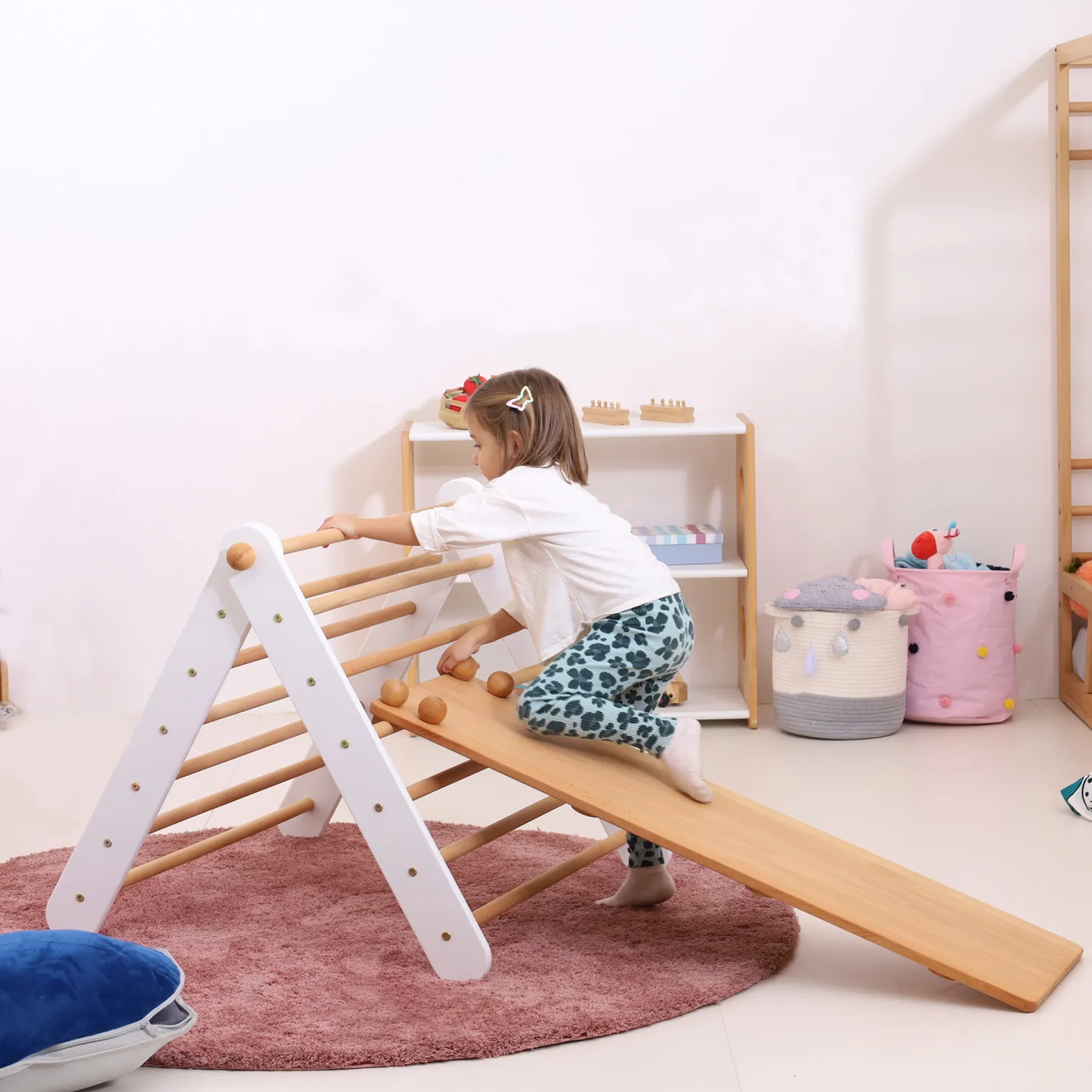 Playing together on CLIMBIE Montessori climbing triangle – indoor gross motor activity