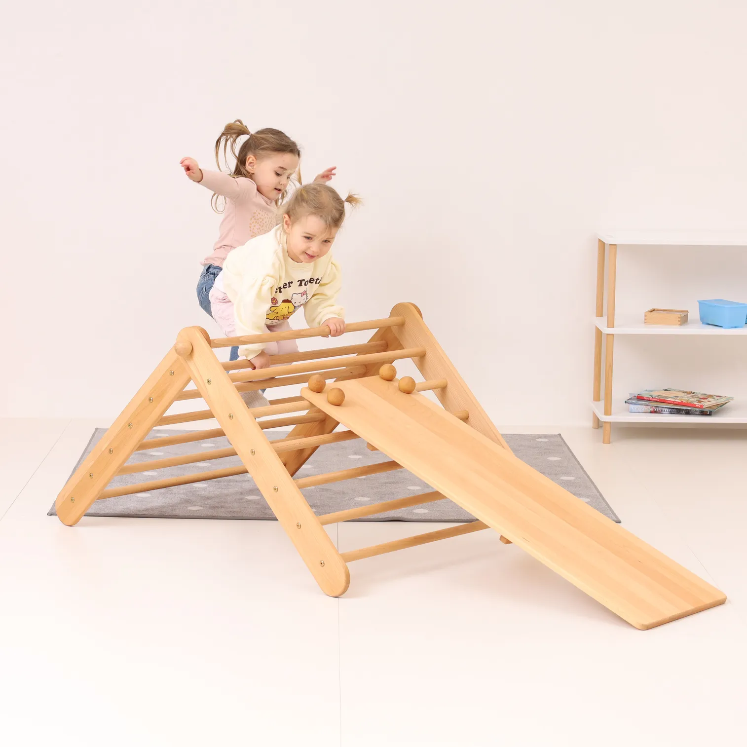 Natural wooden Montessori climbing triangle for toddlers – CLIMBIE by brubi